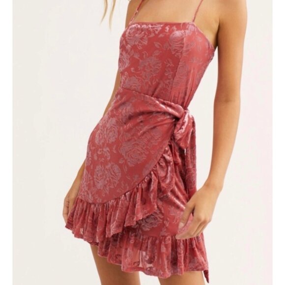 Free People Dresses & Skirts - Intimately Free People Size S Pink Blush Velvet Floral Ruffled Mini Dress